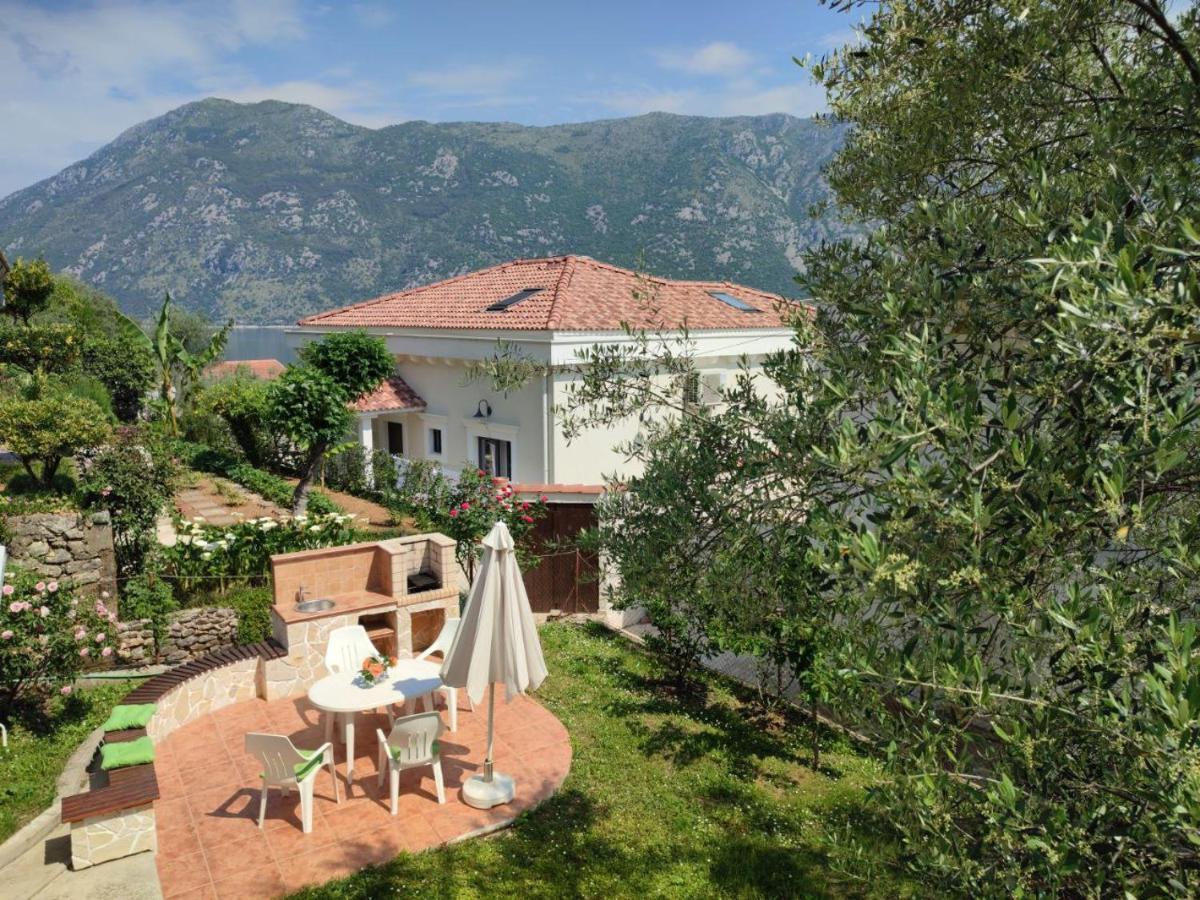 Holiday House In The Kotor Bay Apartment Exterior photo