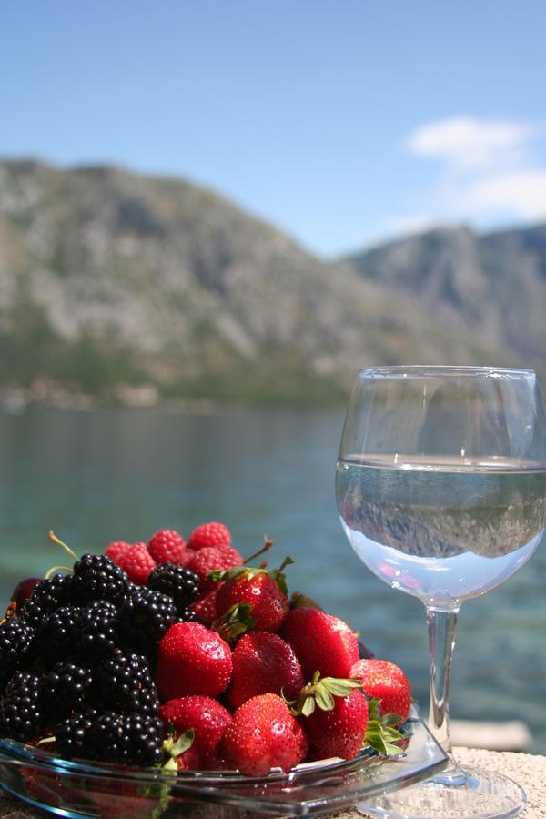 Holiday House In The Kotor Bay Apartment Exterior photo