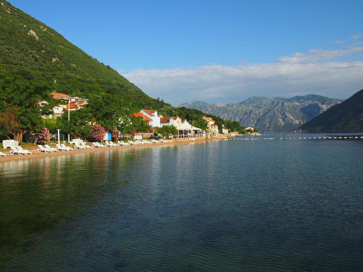 Holiday House In The Kotor Bay Apartment Exterior photo